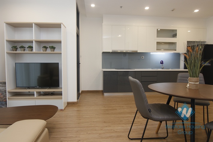 Single high floor apartment for rent in Vinhome Metropolis, Ba Dinh district, Ha Noi